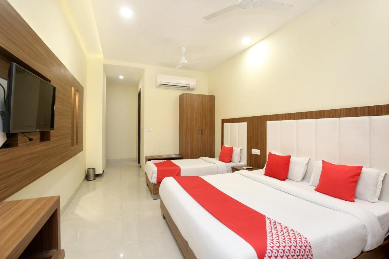 Capital O 8510 Welcome Inn Amritsar Extérieur photo