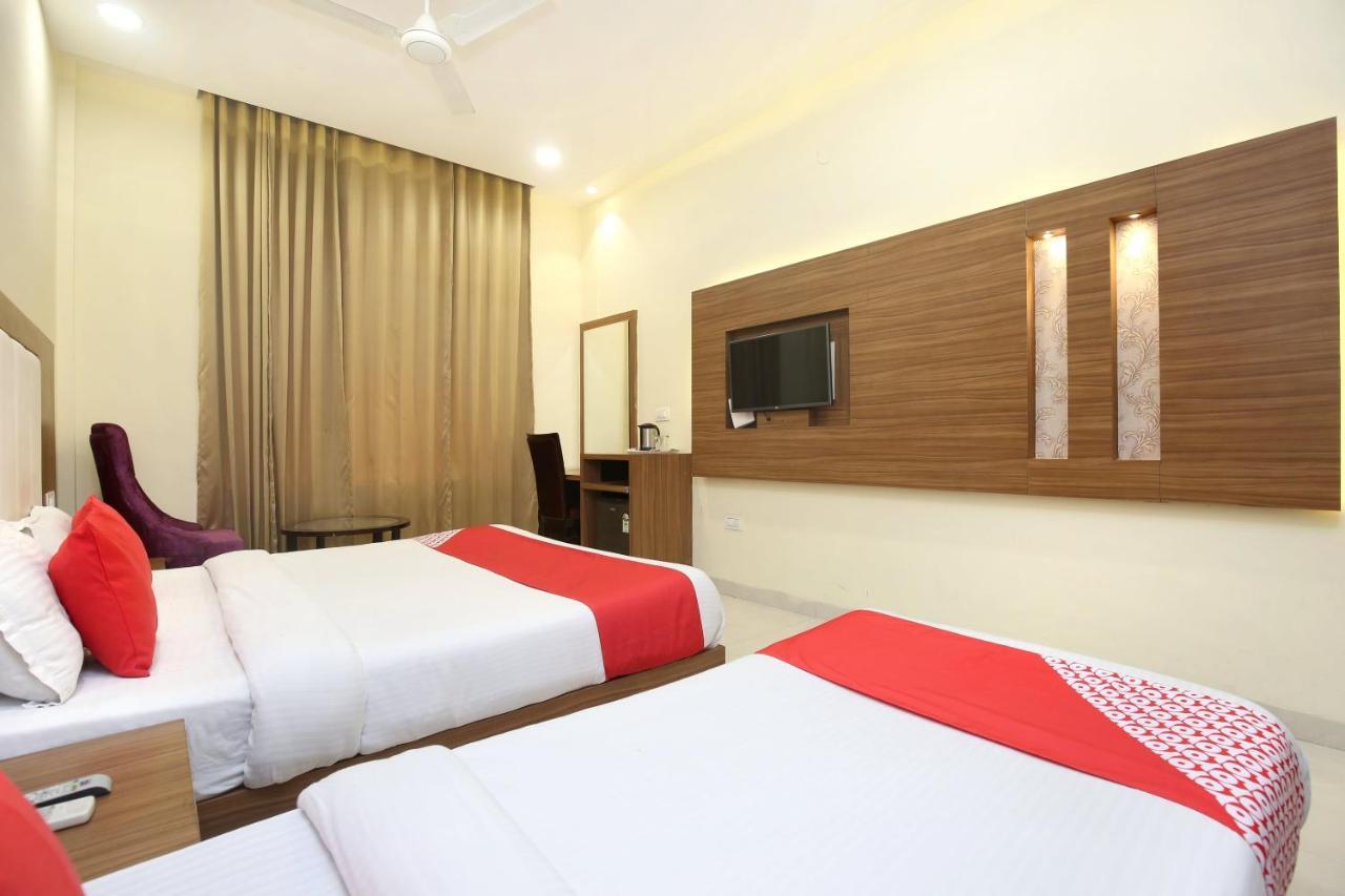 Capital O 8510 Welcome Inn Amritsar Extérieur photo