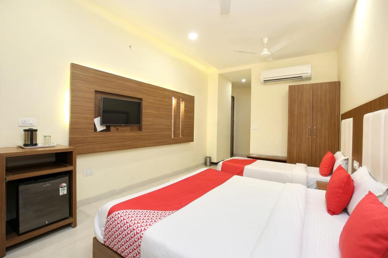 Capital O 8510 Welcome Inn Amritsar Extérieur photo