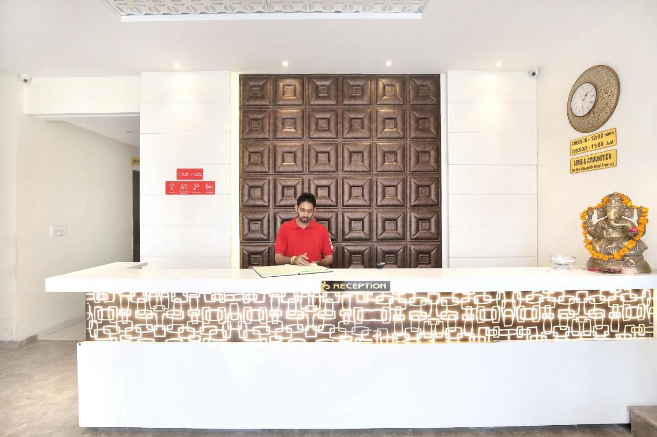 Capital O 8510 Welcome Inn Amritsar Extérieur photo