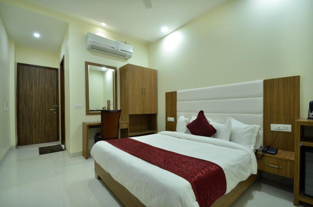 Capital O 8510 Welcome Inn Amritsar Extérieur photo