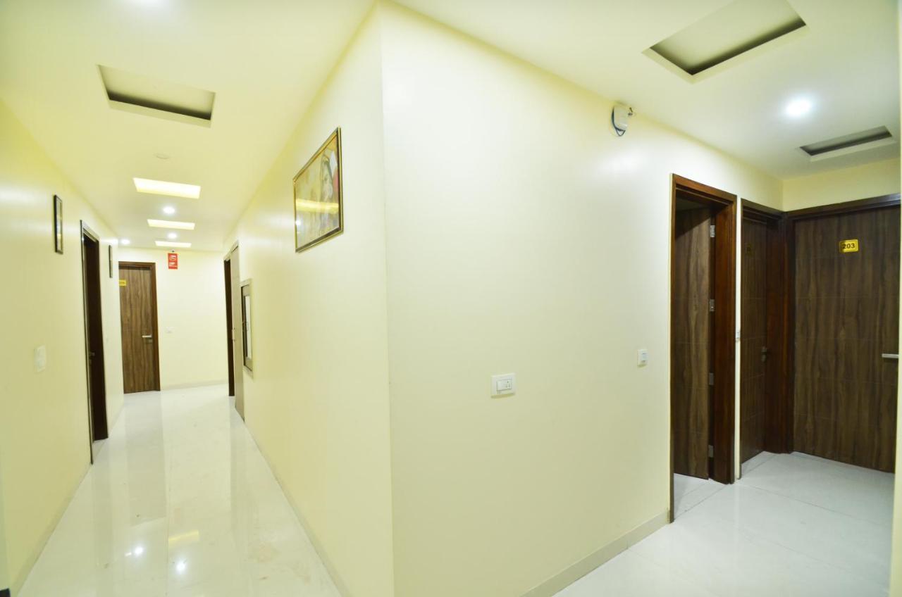 Capital O 8510 Welcome Inn Amritsar Extérieur photo