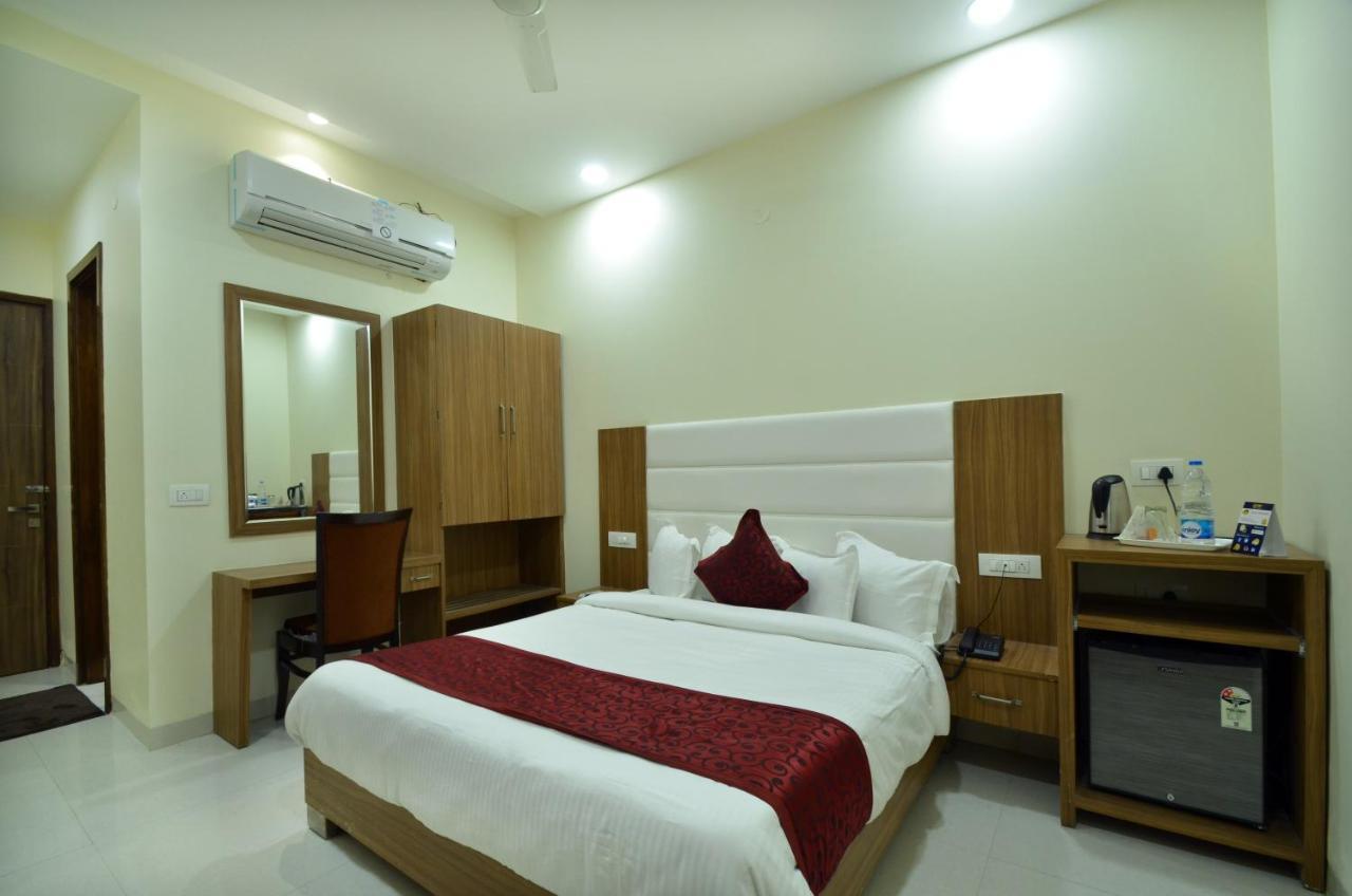 Capital O 8510 Welcome Inn Amritsar Extérieur photo